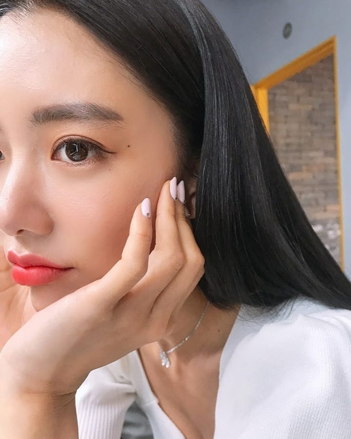 韩国女主播在线 弹壳与玫瑰